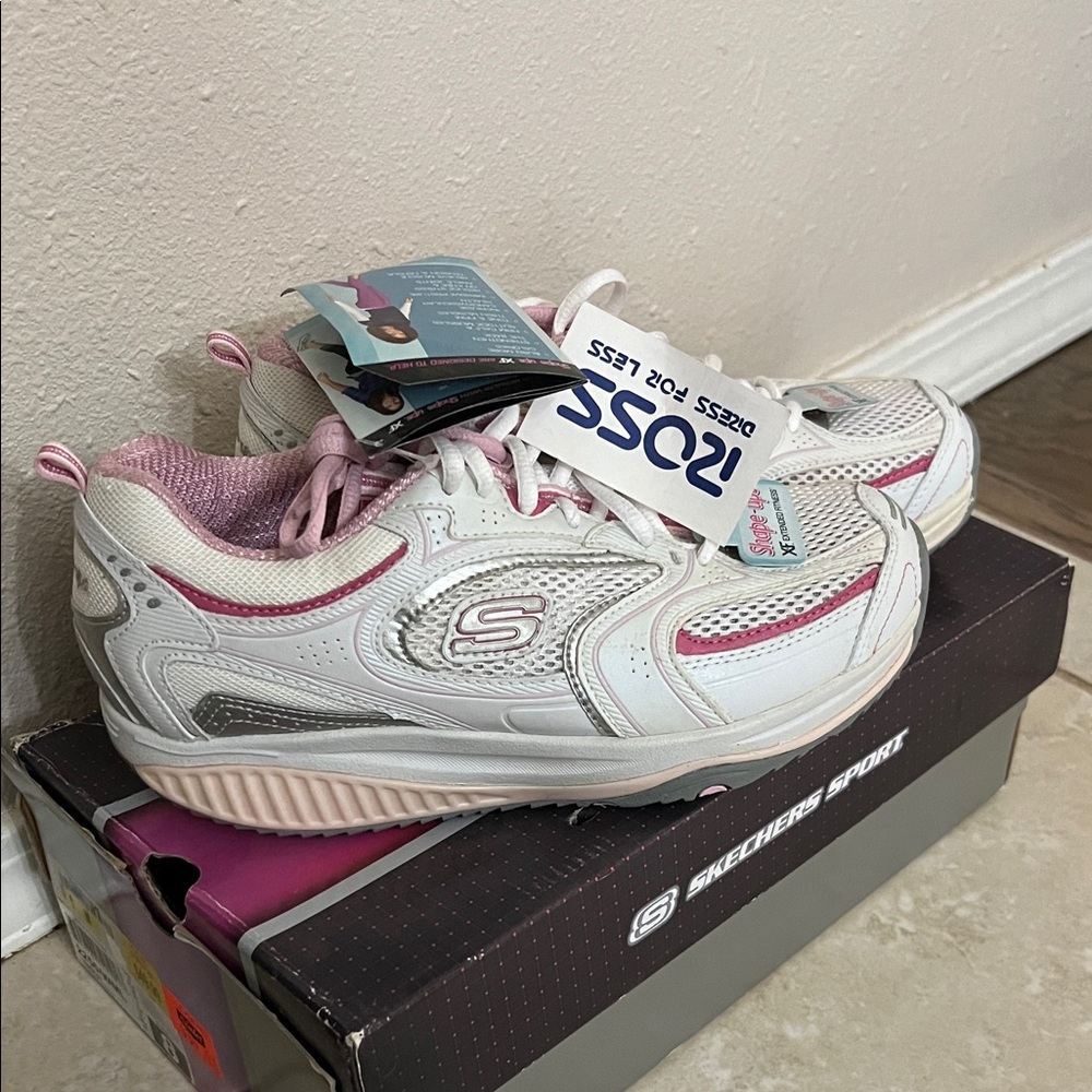 Skechers White and Pink Athletic Shoes